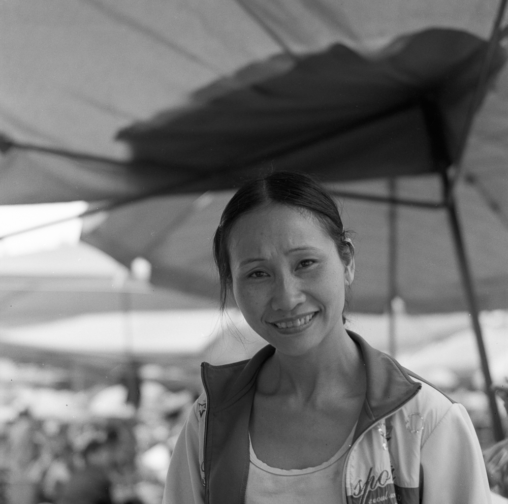 バックハーの市場の女性